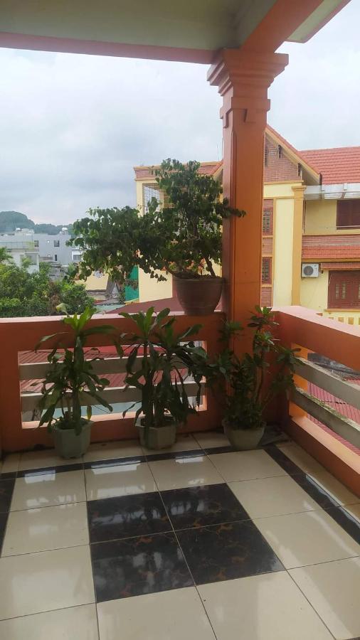 Bed and Breakfast Nha Nghi Thien Trang Kien An Екстер'єр фото